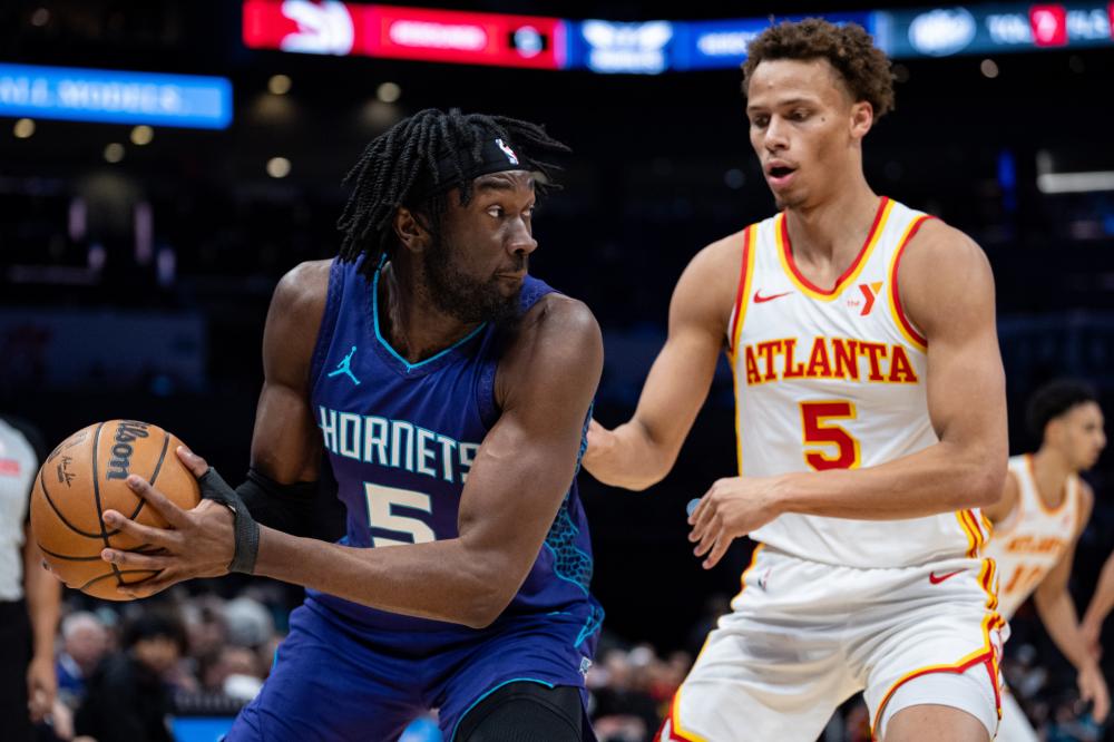 更是对更衣 更是对更衣