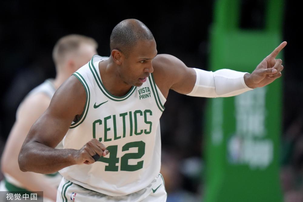 着伤病与赛 着伤病与赛